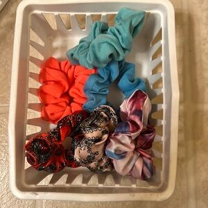 6 colorful scrunchies
